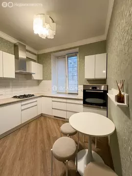 3-комнатная квартира: Нижний Новгород, улица Краснодонцев, 5 (662 м)