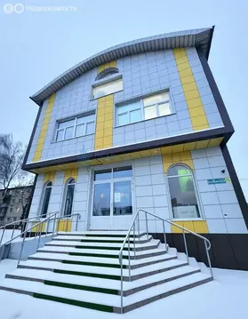 Торговая площадь (100 м)