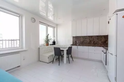 Студия Тюменская область, Тюмень ул. Газовиков, 34 (30.0 м)