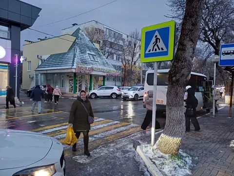 Помещение свободного назначения в Краснодарский край, Геленджик ул. ...