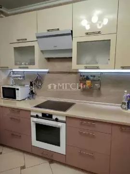 Продается 3-комнатная квартира