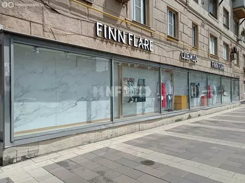 Торговая площадь (182.8 м)