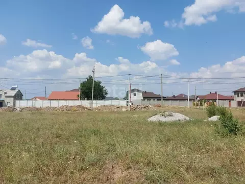 Участок в Крым, Симферопольский район, с. Мирное пер. ...