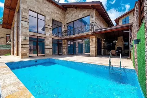 Дом в Краснодарский край, Сочи Каштановая ул., 6/1 (320 м)