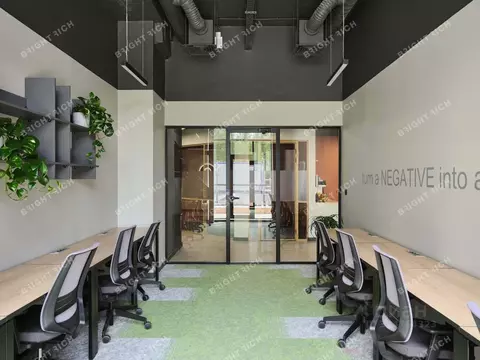 Офис в Санкт-Петербург Малоохтинский просп., 68 (450 м)