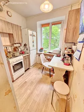 2-комнатная квартира: Петергоф, Озерковая улица, 15 (42 м)