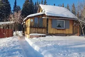 Дом в Челябинская область, Саткинский район, пос. Зюраткуль ул. ...