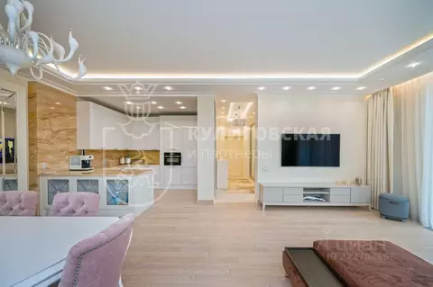 Таунхаус в Свердловская область, Екатеринбург Карасьеозерский-2 мкр, ...