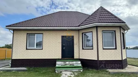 Дом в Белгородская область, Корочанский район, Мелиховское с/пос, с. ...