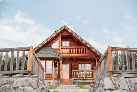 Дом в Свердловская область, Ревда муниципальный округ, с. Мариинск ул. ...