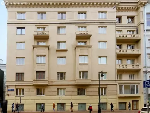 Торговая площадь (248.9 м)