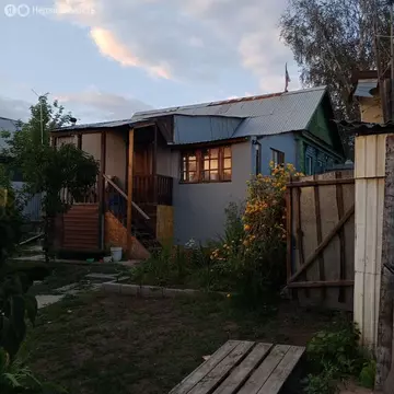 Дом в Волжский, улица Максима Горького, 92 (70 м)