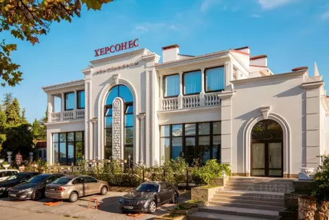 Помещение свободного назначения в Севастополь ул. Древняя, 34 (1413 м)