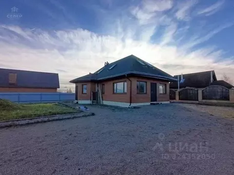 Дом в Новгородская область, Новгородский район, Савинское с/пос, д. ...