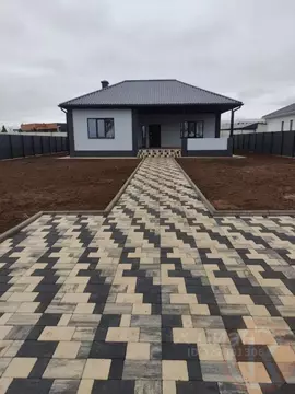 Дом в Крым, Сакский район, с. Уютное ул. Большая Морская, 3 (156 м)