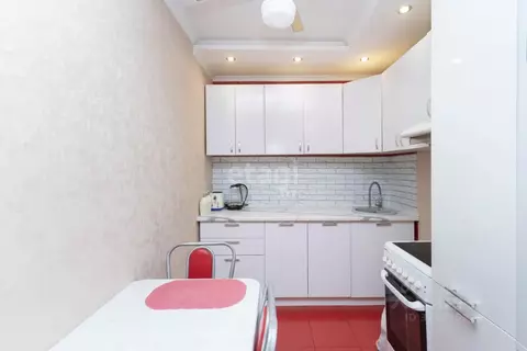 1-к кв. Тюменская область, Тюмень Малая Боровская ул., 7 (40.3 м)