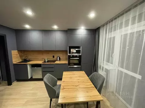 Студия Свердловская область, Екатеринбург ул. Чемпионов, 15 (26.0 м)