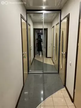 Торговая площадь (176 м)