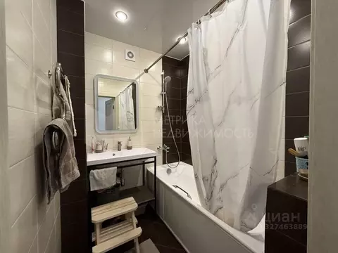 3-к кв. Тюменская область, Тюмень ул. Избышева, 6 (65.0 м)