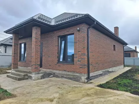 Дом в Краснодарский край, Динской район, Новотитаровская ст-ца ул. ...