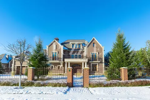 Дом в Ленинградская область, Всеволожский район, Бугровское городское ...