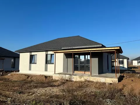 Дом в Самарская область, Волжский район, Черноречье с/пос, с. ...