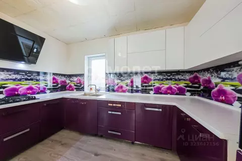 Дом в Свердловская область, Екатеринбург пос. Ягодный, Фруктовая ул., ...