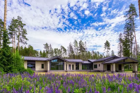 Дом в Ленинградская область, Выборгский район, Рощино пгт ул. ...