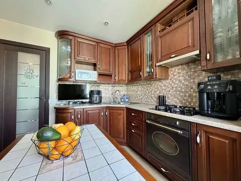 Продается 3-комнатная квартира