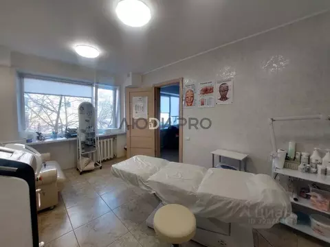 Помещение свободного назначения в Алтайский край, Барнаул ул. Юрина, ...