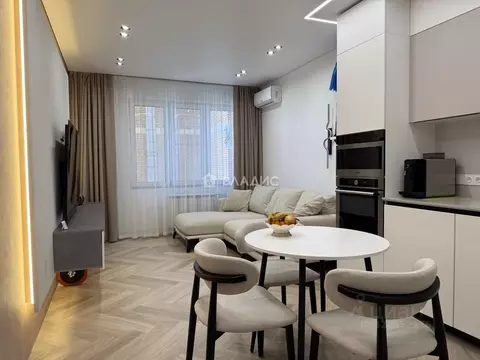 2-к кв. Бурятия, Улан-Удэ просп. 50-летия Октября, 2/1 (74.0 м)