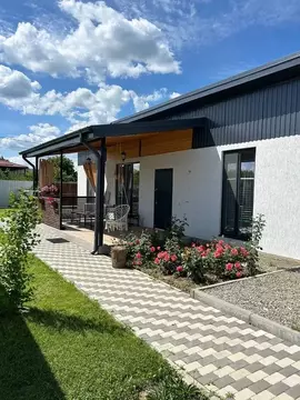 Дом в Адыгея, Майкопский район, Абадзехская ст-ца ул. Крылова (80 м)