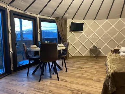 Дом в Красноярский край, Емельяновский район, Шуваевский сельсовет, ...