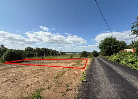 Участок в Калужская область, Совхоз Боровский с/пос, д. Комлево, Озеро ...