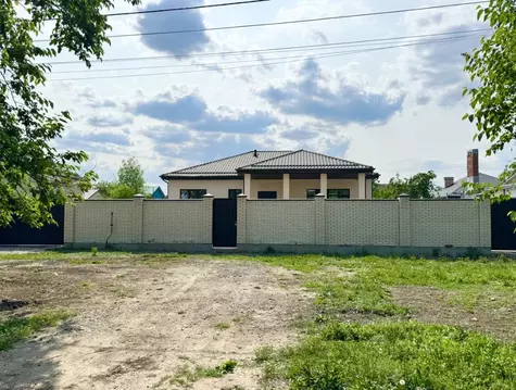 Дом в Краснодарский край, Абинск ул. Розы Люксембург, 161 (198 м)