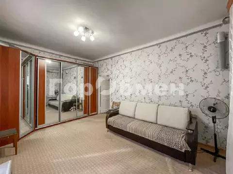 Продается комната в 7-комнатной квартире