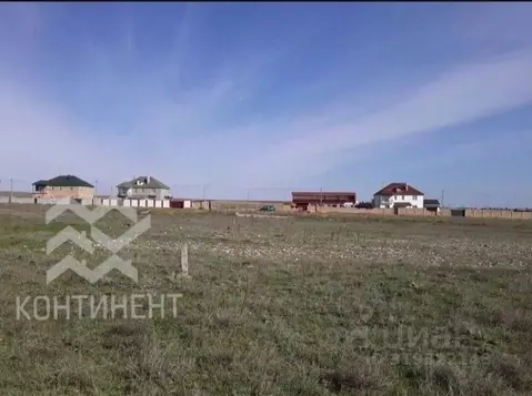 Участок в Крым, Черноморский район, Медведевское с/пос, с. Медведево ...