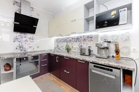 1-к кв. Свердловская область, Екатеринбург ул. Машинная, 46 (49.0 м)