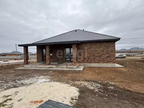 Дом в Оренбургская область, Оренбургский район, с. Благословенка ул. ...