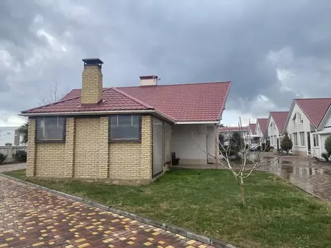 Дом в Крым, Евпатория городской округ, Заозерное пгт ул. Аллея Дружбы, ...