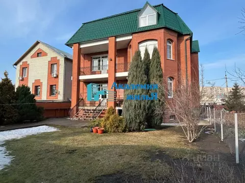 Коттедж в Саратовская область, Балаково Почтовая ул., 19 (468 м)