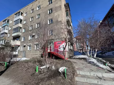 Помещение свободного назначения в Омская область, Омск ул. 5-я Линия, ...