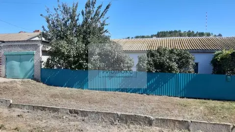 Дом в Волгоградская область, Камышинский район, Мичуринское с/пос, ...