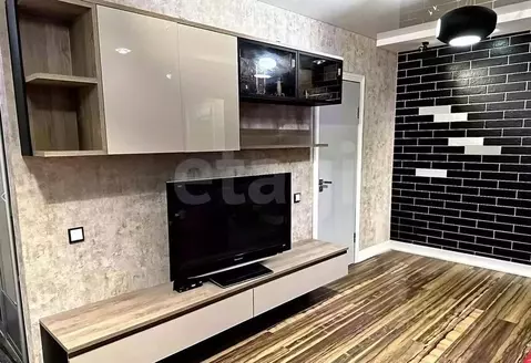 2-к кв. Тюменская область, Тюмень ул. Прокопия Артамонова, 9 (81.0 м)