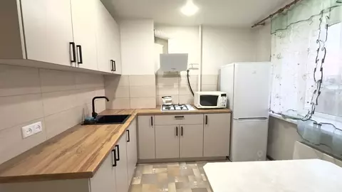 2-к кв. Волгоградская область, Волгоград бул. 30-летия Победы, 17д ...