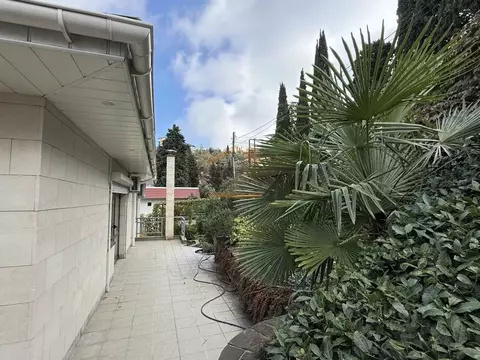 Дом в Крым, Ялта ул. Красноармейская, 17 (400 м)