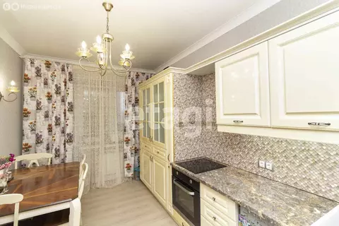 2-комнатная квартира: Тюмень, улица Мельникайте, 136к1 (70 м)