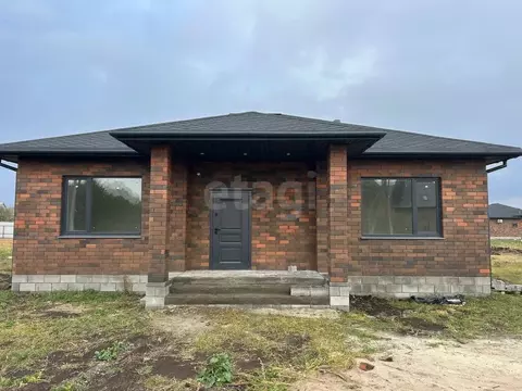 Дом в Белгородская область, Корочанский район, Мелиховское с/пос, с. ...