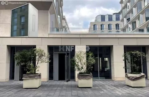 Торговая площадь (365 м)