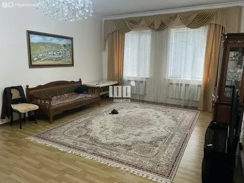 Дом в Махачкала, улица Митарова (250 м)